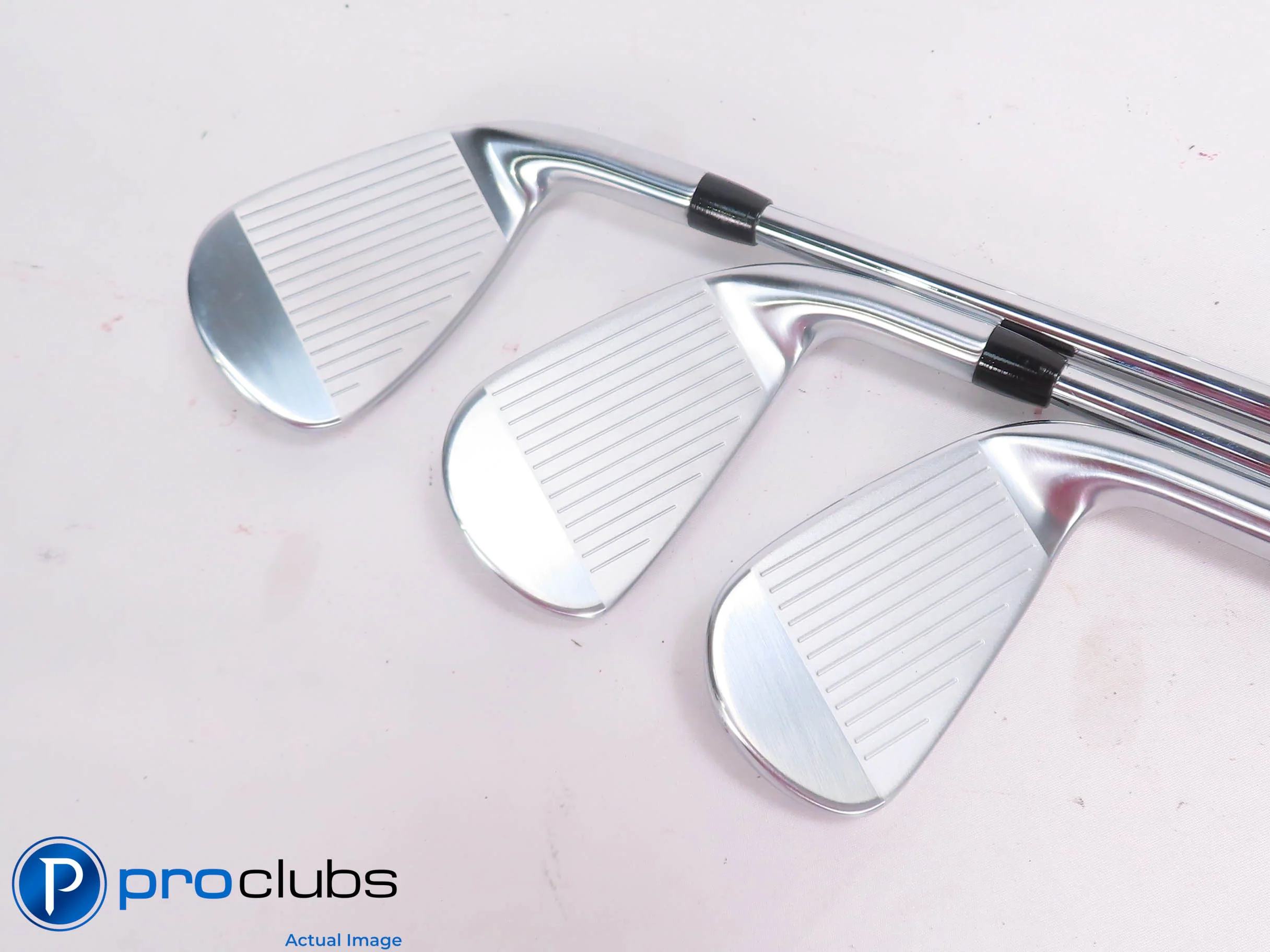 Mint Left Handed Titleist '23 T350 6-PW,GW Iron Set - KBS Stiff Flex +1" 509706 - Image 4